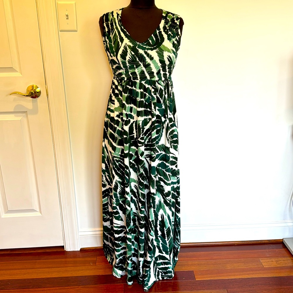 Everly Grey Green and White Maternity Maxi Dress size XS